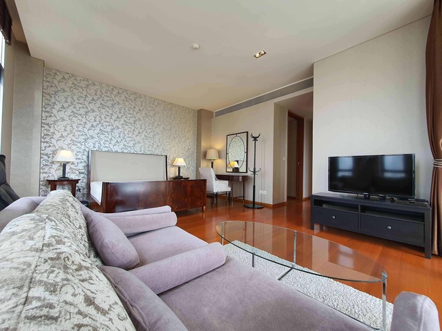 For RentCondoSathorn, Narathiwat : For Rent & Sale The Sukhothai Residences | 3 Beds | High floor | Jacuzzi in the balcony