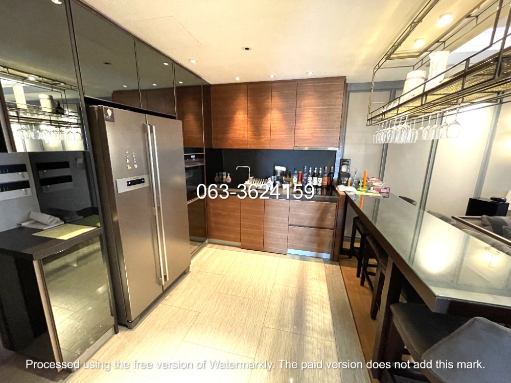 ขายคอนโดสุขุมวิท อโศก ทองหล่อ : ขาย H Sukhumvit 43 คอนโด (H Condo Sukhumvit 43) ราคาดีที่สุดของโครงการ แต่งเต็ม มีห้องแช่ไวน์ เฟอร์ราคาแพงครบๆ จบๆ แต่งไปเกือบ 3 ล้านบาท แต่ขายในราคาตลาดไม่ได้รวมค่าตกแต่ง ห้องนี้เป็นห้อง 1 ห้องนอนที่ขนาดใหญ่ที่สุด