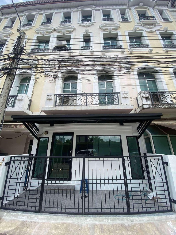For RentTownhomeKasetsart, Ratchayothin : Townhome for rent Village in the middle of Monte Carlo Ratchavipha, near Bon Marché Market, BTS Red Line Chatuchak Station. and Wat Samian Nari Station