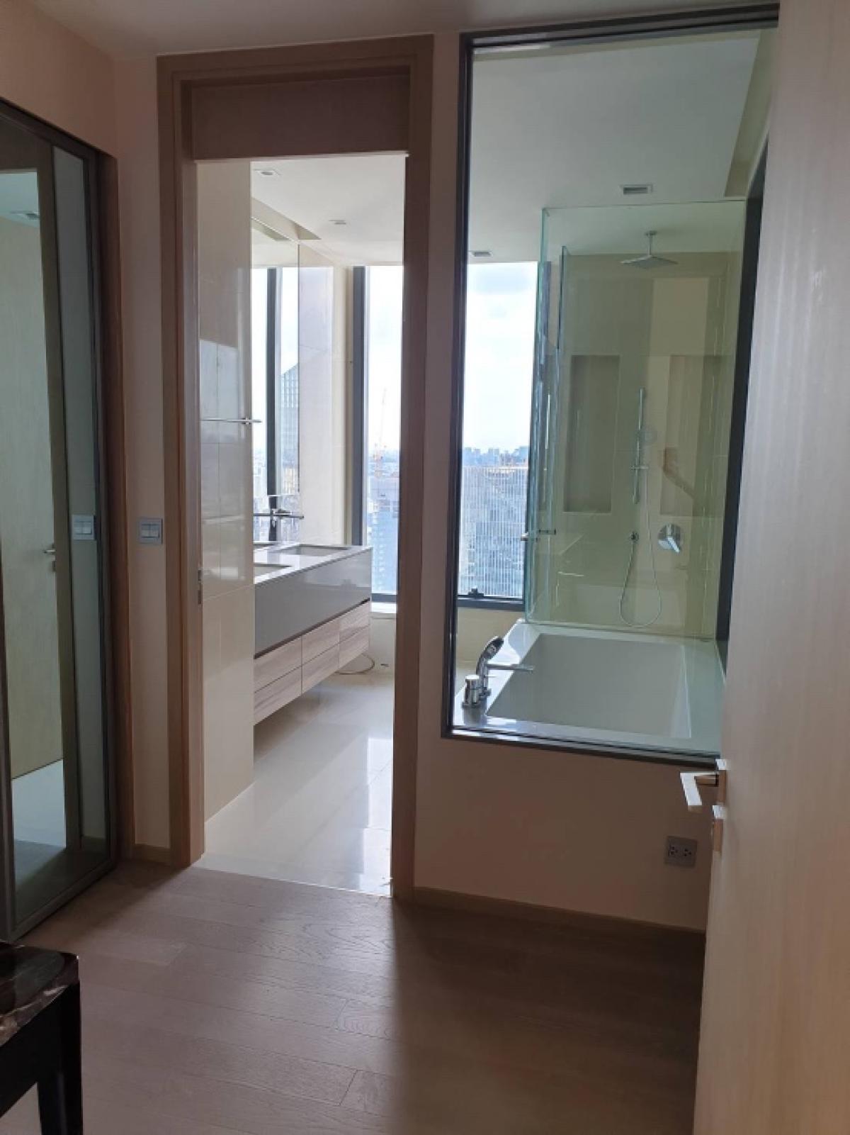 ขายคอนโดสุขุมวิท อโศก ทองหล่อ : 📢👇For sale with tenant til Oct 26, 2 beds at The Esse Sukhumvit 36, fully furnished, unblocked view