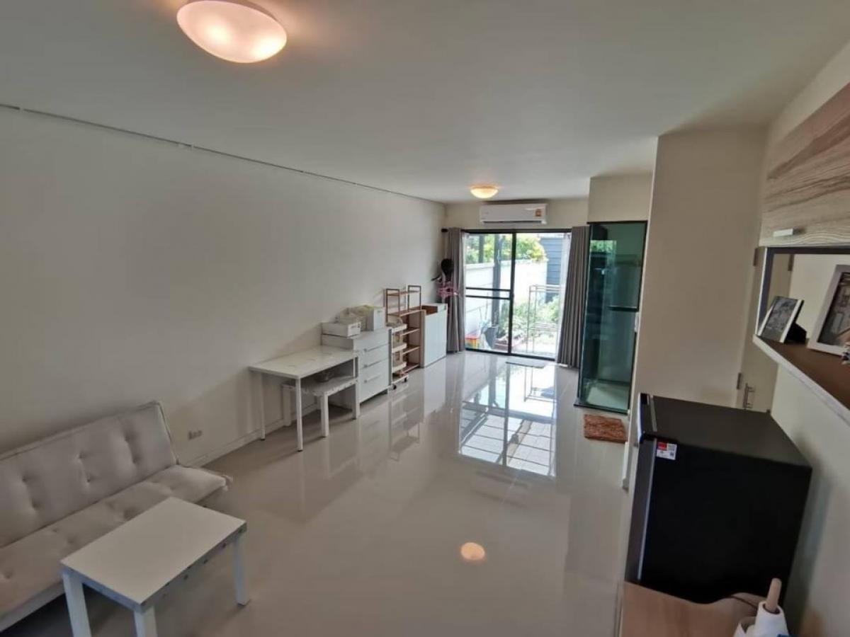 ขายทาวน์โฮมนนทบุรี บางใหญ่ บางบัวทอง : ขายทาวน์โฮม 3 ชั้น ทาวน์อเวนิว เมิร์จ รัตนาธิเบศร์ เพียง 700 เมตรถึง MRTสามแยกบางใหญ่ ทาวน์เฮ้าส์ 3 ชั้น  เนื้อที่ 29 ตร.วา พื้นที่ใช้สอย 170 ตร.ม