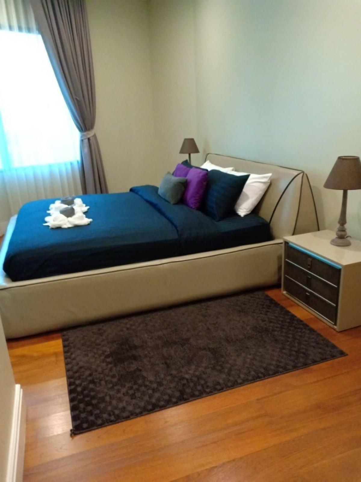 ขายคอนโดสุขุมวิท อโศก ทองหล่อ : 📢👇Grab or Gone as this reason👇Good location in Em District, very good price and size for 1 bedroom, fully nice furnished, pool view.