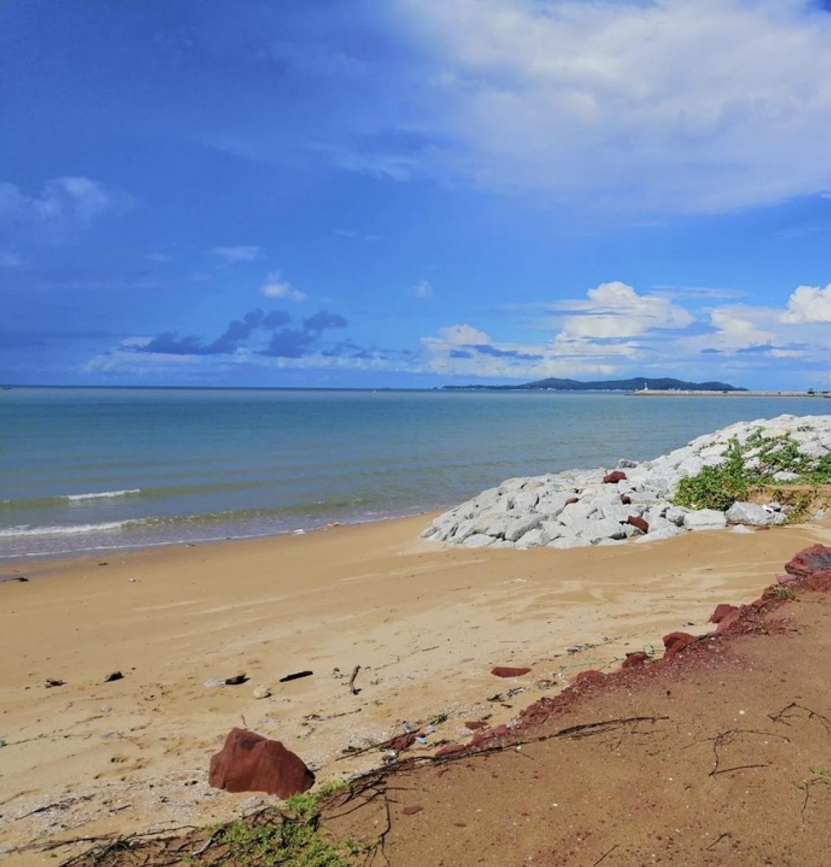 For RentLandRayong : Empty land for rent, next to the sea, near Koh Samet. Koh Kuti (Koh Kut), Koh Talu, cheap price