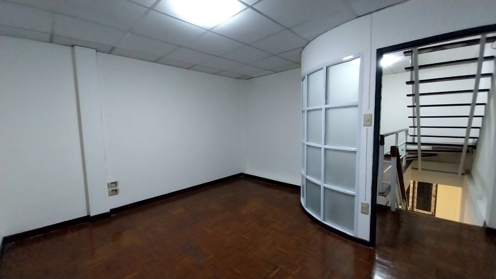 ให้เช่าทาวน์โฮมนวมินทร์ รามอินทรา : 💥🎋ปล่อยเช่าทาวน์โฮม 4 นอน 3 น้ำ หมู่บ้านธันยกานต์วัชรพล-สุขาภิบาล5   รีโนเวทใหม่หมด🎋💥