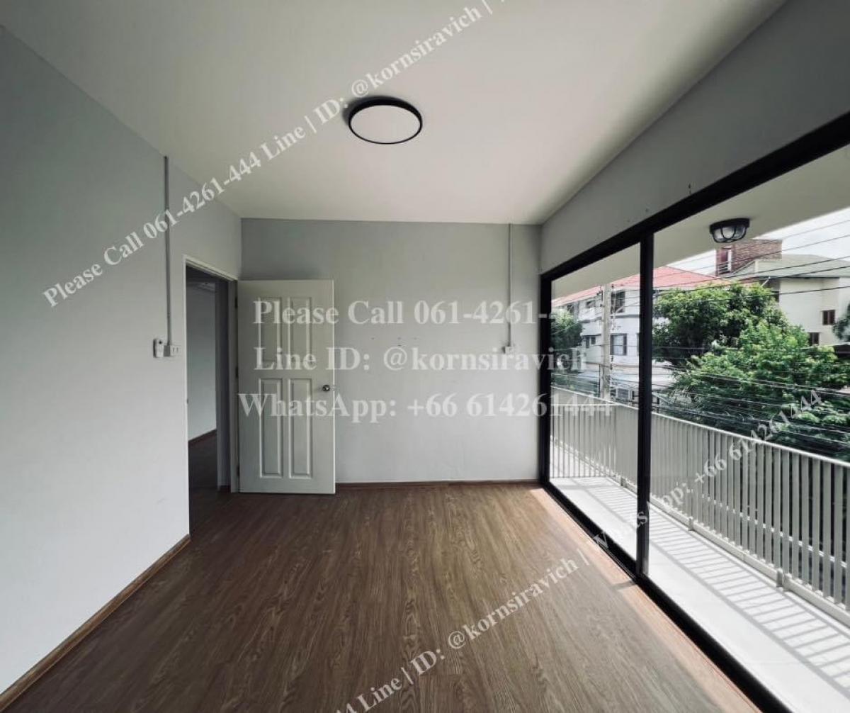 ให้เช่าโฮมออฟฟิศรัชดา ห้วยขวาง : ปล่อยเช่า โฮมออฟฟิศ ซอยวัฒนานิเวศน์ สุทธิสาร - ห้วยขวาง, 2-3 ที่จอดรถยนต์. สำหรับ : ออฟฟิศ, สตูดิโอ, สปา ร้านนวด, ขายสินค้าออนไลน์, เจ้าของแบรนด์