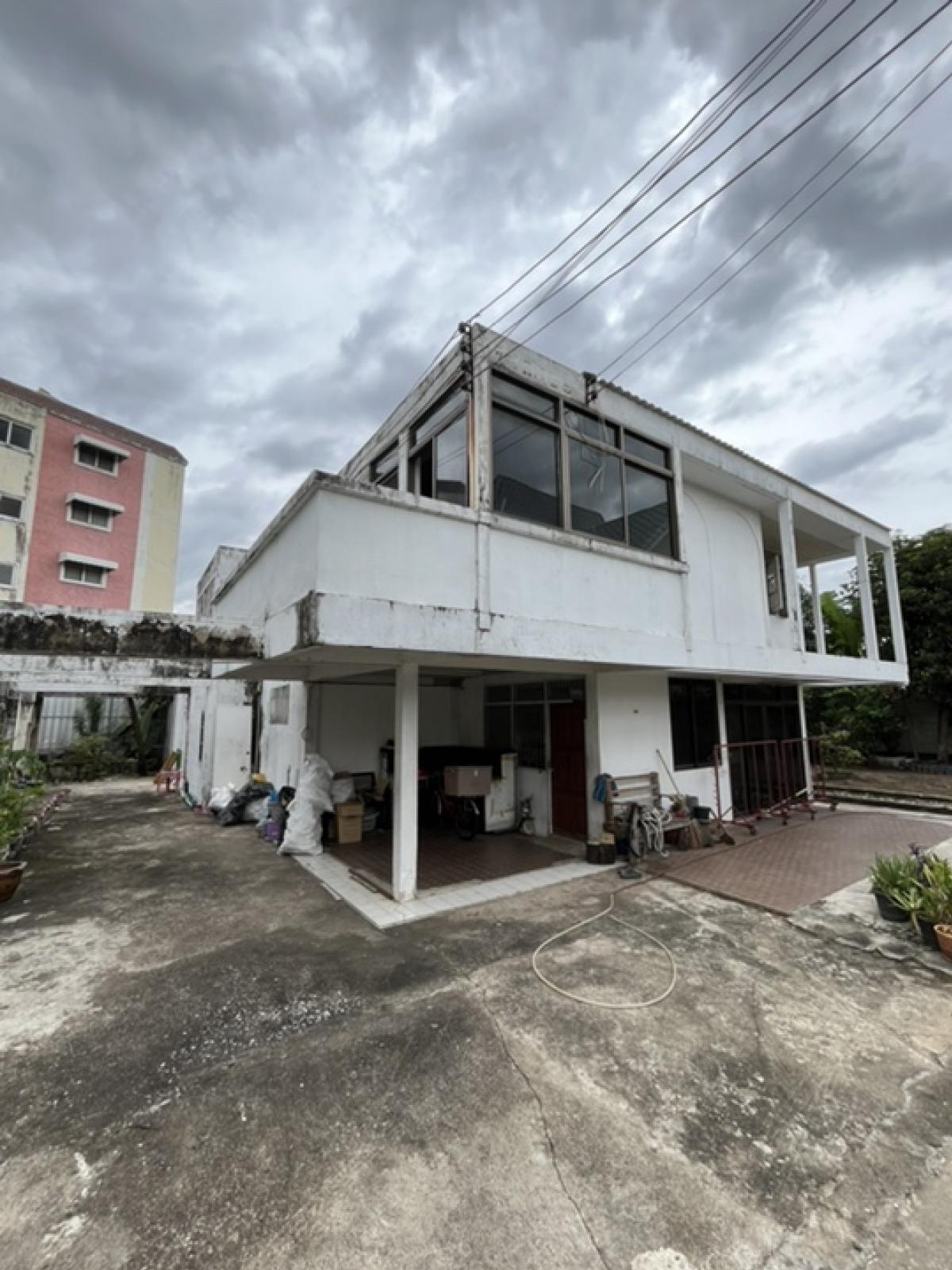 For SaleLandLadprao101, Happy Land, The Mall Bang Kapi : Land for sale, Lat Phrao 113