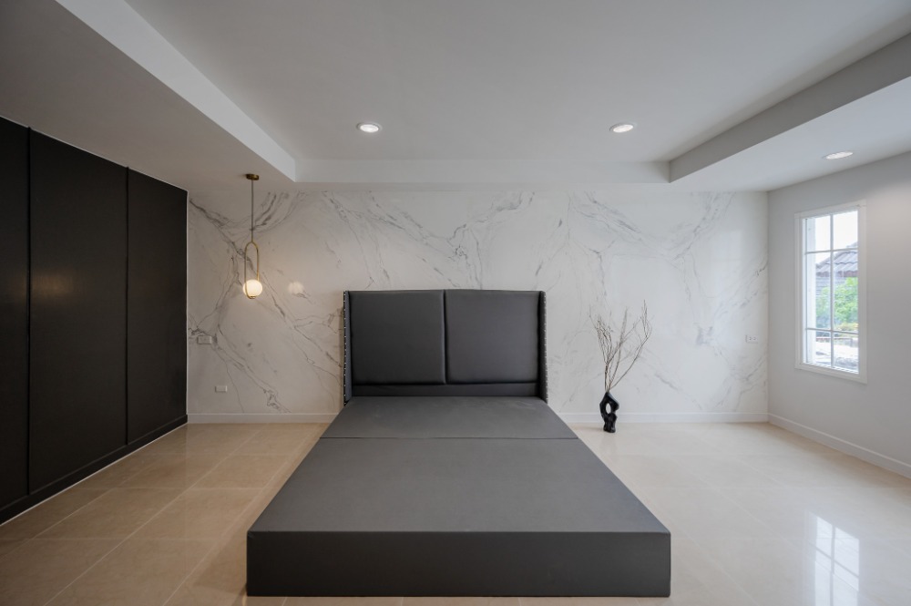 For SaleTownhomeSapankwai,Jatujak : For sale/rent Luxury pool villa townhome, ready to move in around Chatuchak, near MRT /BTS, able to open Airbnb, office, Bangkok.