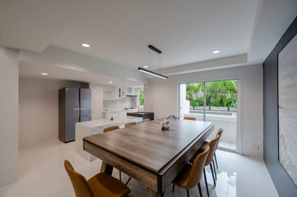 For SaleTownhomeSapankwai,Jatujak : For sale/rent Luxury pool villa townhome, ready to move in around Chatuchak, near MRT /BTS, able to open Airbnb, office, Bangkok.