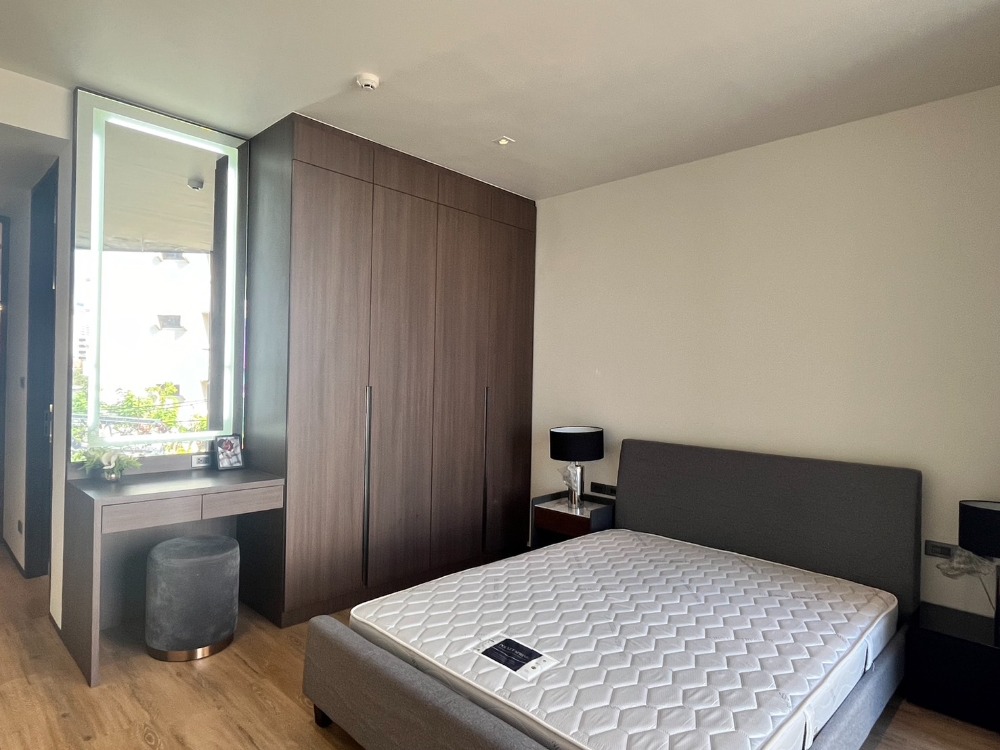 For RentCondoSukhumvit, Asoke, Thonglor : Pet-Friendly Luxury Apartment Sukhumvit 39 3 Beds 270 sqm 190k per month