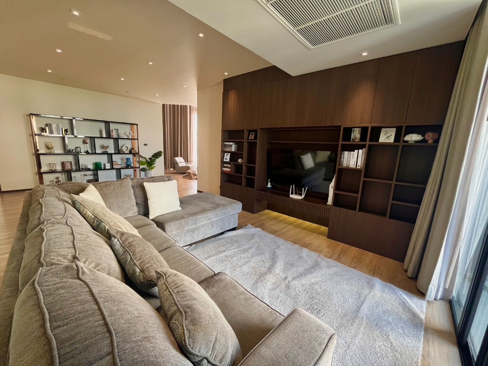 For RentCondoSukhumvit, Asoke, Thonglor : Pet-Friendly Luxury Apartment Sukhumvit 39 3 Beds 270 sqm 190k per month