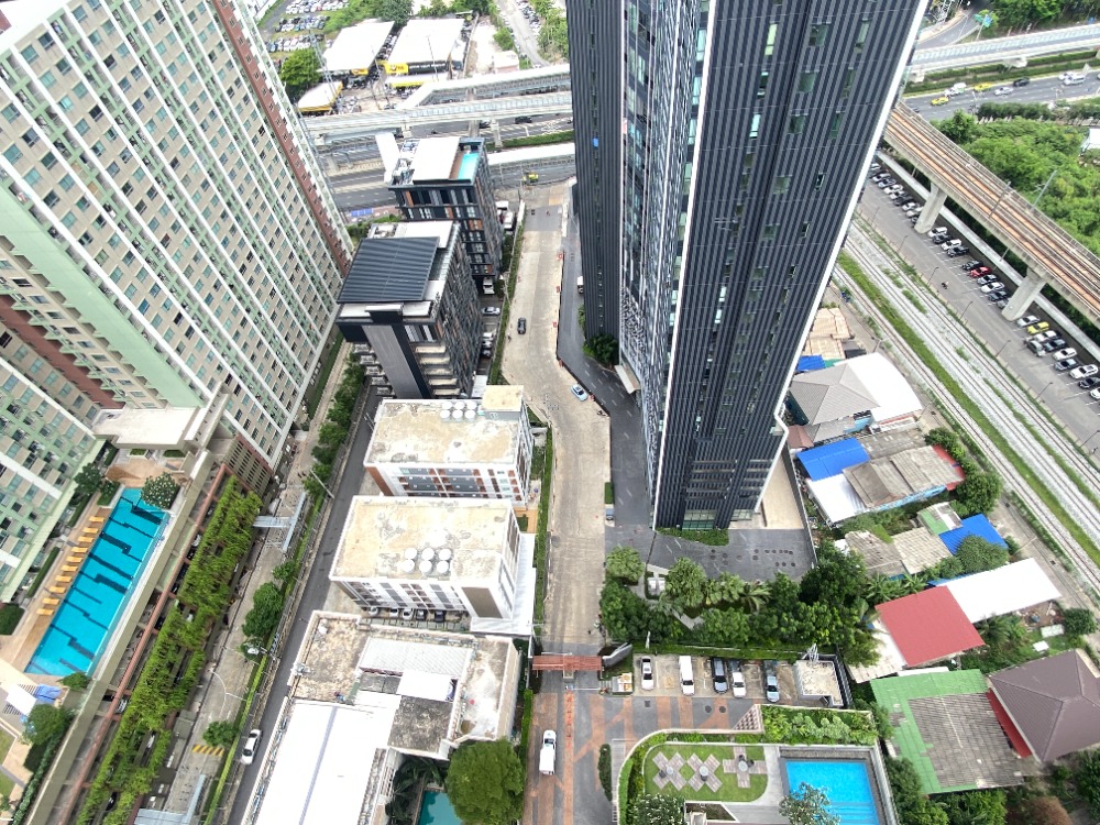 ขายคอนโดพัฒนาการ ศรีนครินทร์ : ขาย คอนโด ริชพาร์ค แอท ทริปเปิ้ลสเตชั่น คอนโดห้องมุม วิวสวย น่าอยู่อาศัย น่าลงทุน ชั้นสูง ใกล้ Airport Rail Link หัวหมาก