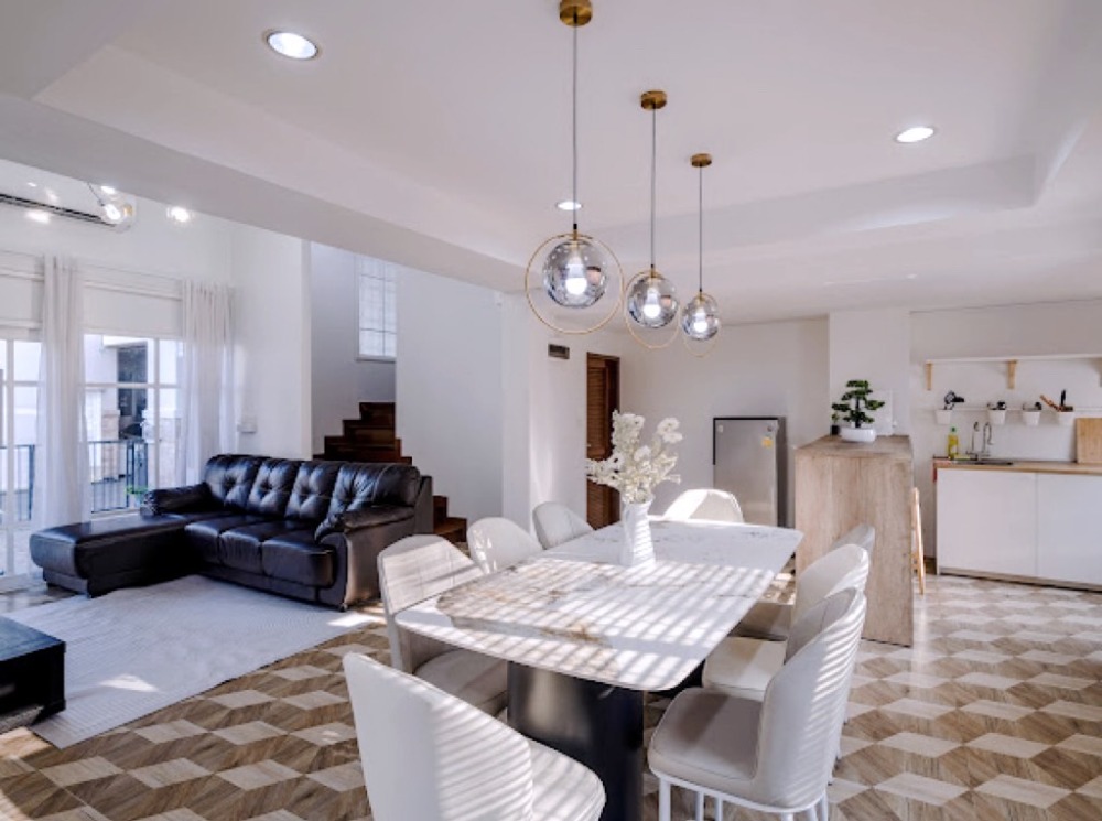 ให้เช่าทาวน์โฮมสะพานควาย จตุจักร : เช่า Luxury pool villa townhome พร้อมอยู่แถวจตุจักร ใกล้ MRT /BTS จตุจักร, กรุงเทพ