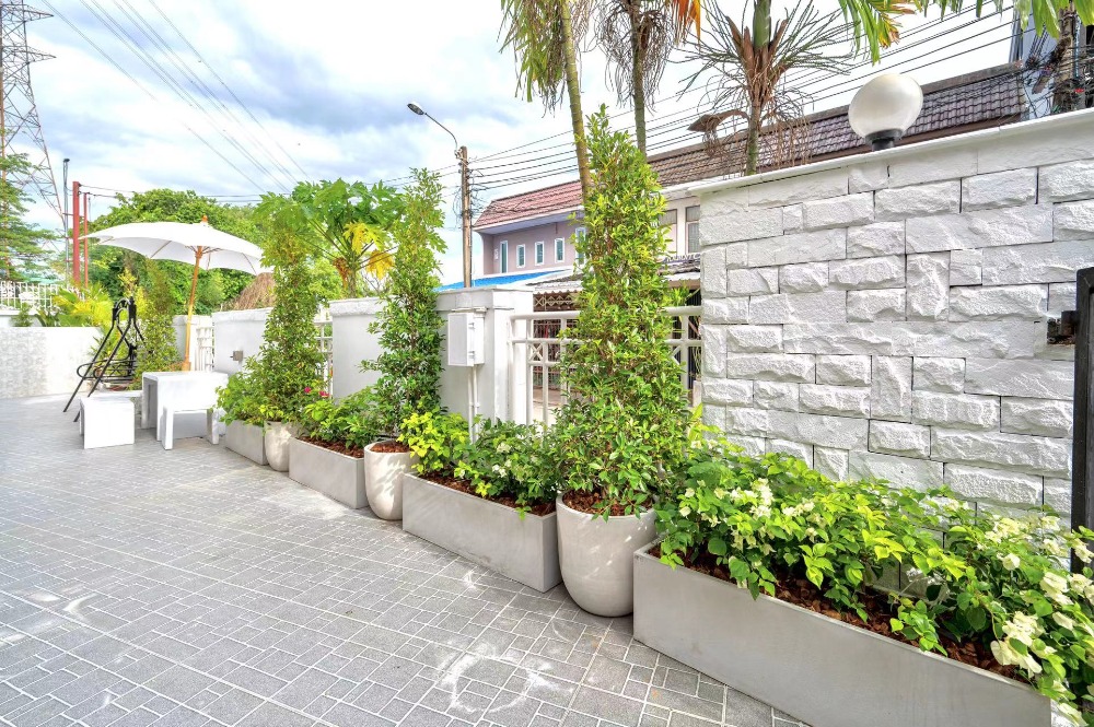 ให้เช่าทาวน์โฮมสะพานควาย จตุจักร : เช่า Luxury pool villa townhome พร้อมอยู่แถวจตุจักร ใกล้ MRT /BTS จตุจักร, กรุงเทพ