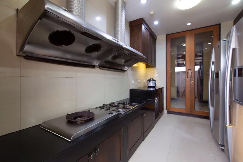 ขายบ้านเกษตร นวมินทร์ ลาดปลาเค้า : บ้านเดี่ยวสไตล์รีสอร์ท ไม้สัก+ปูน เนื้อที่ 386 ตรว. เรือนชั้นเดียว 2เรือน เรือน 2ชั้น 2เรือน, กรุงเทพ