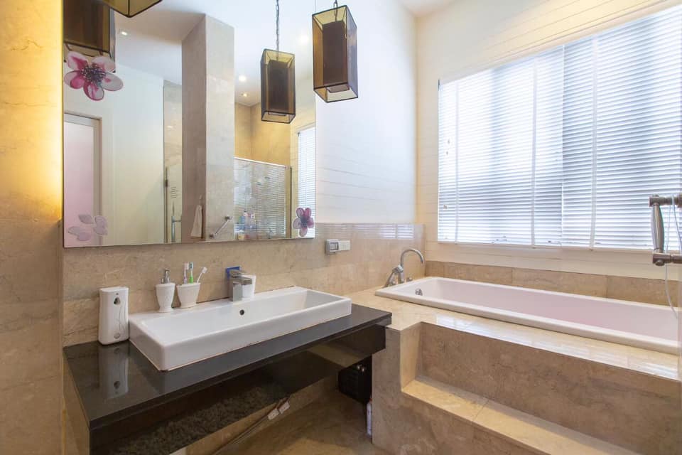 ขายบ้านเกษตร นวมินทร์ ลาดปลาเค้า : บ้านเดี่ยวสไตล์รีสอร์ท ไม้สัก+ปูน เนื้อที่ 386 ตรว. เรือนชั้นเดียว 2เรือน เรือน 2ชั้น 2เรือน, กรุงเทพ