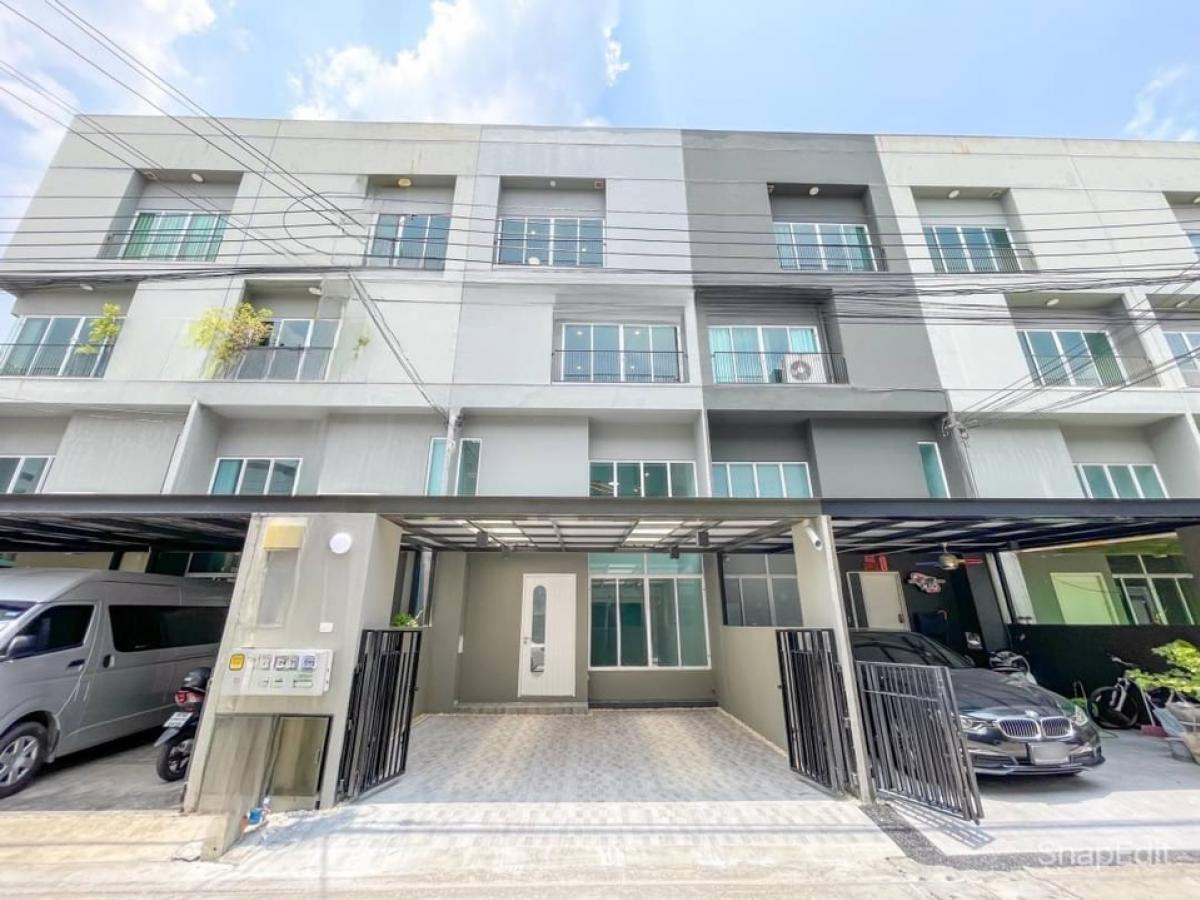 For SaleTownhomeChaengwatana, Muangthong : Townhome for sale, Patio Chaengwattana, 3.5 story house.