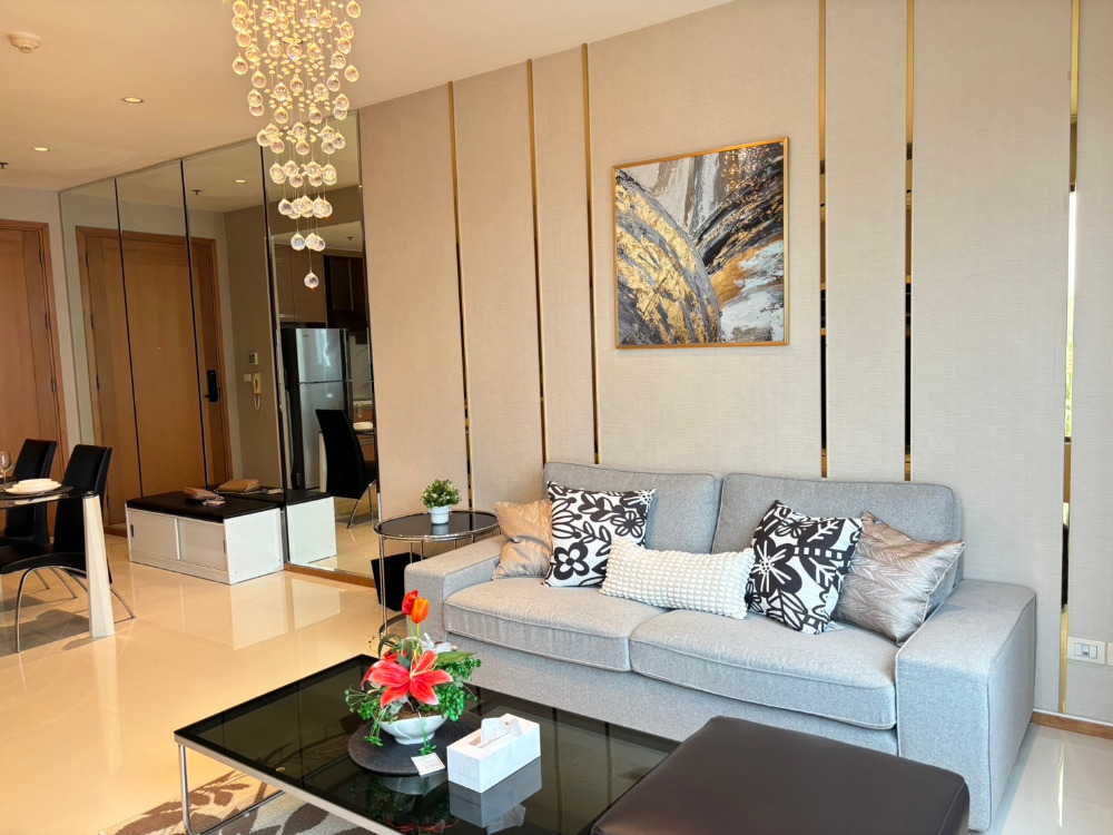 ขายคอนโดสุขุมวิท อโศก ทองหล่อ : The Emporio Place: 1bed 1bath 48sqm 8,900,000 Am: 0656199198