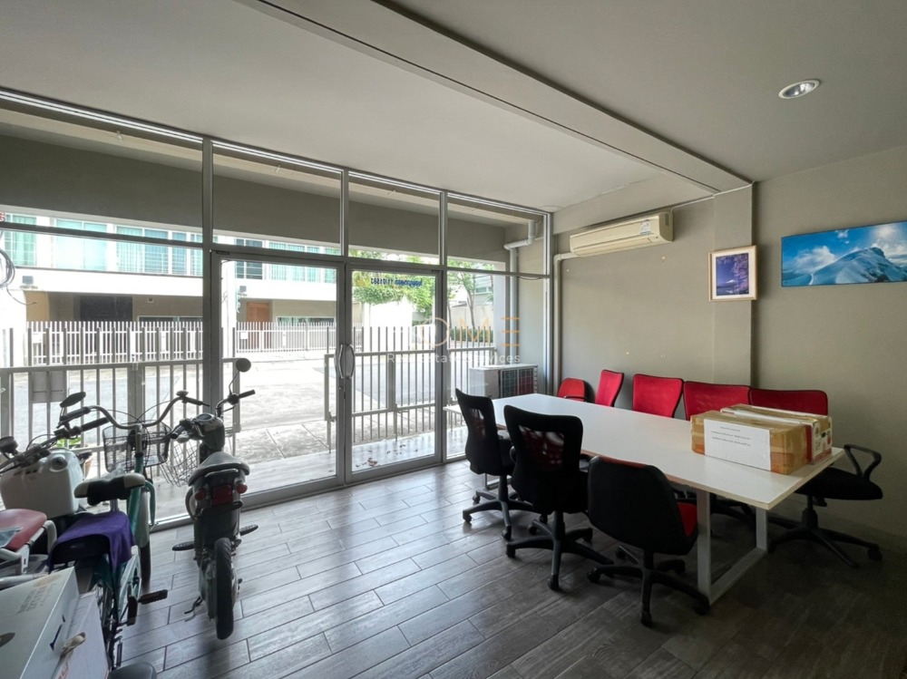 For SaleTownhomePattanakan, Srinakarin : Townhome Noble Cube Pattanakarn / 2 Bedrooms (FOR SALE), Noble Cube Pattanakarn / Townhome 2 Bedrooms (FOR SALE) PALM799