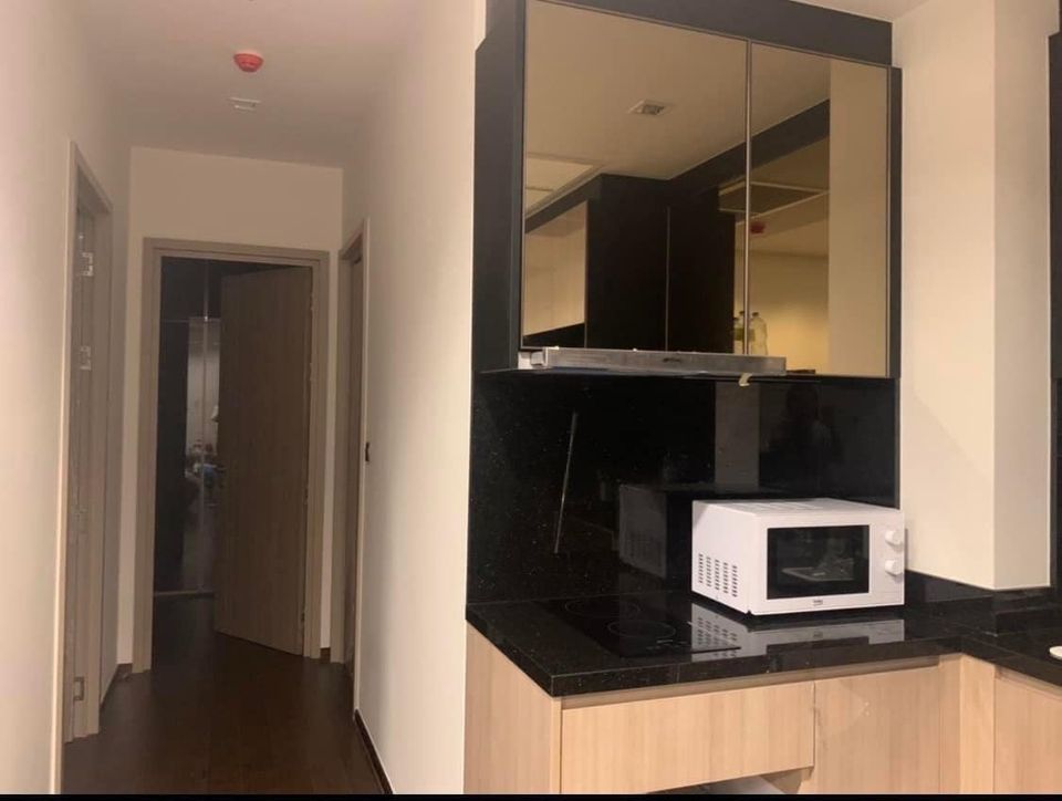 For SaleCondoRatchathewi,Phayathai : Property code JIEW644The line Ratchathewi, room size 60.86 sq m, 2 bedrooms, 2 bathrooms, 12A floor, ready to move in. Fully furnished, 2 air conditioners, water heater as shown in the picture, including electrical appliances as shown in the picture. Sell