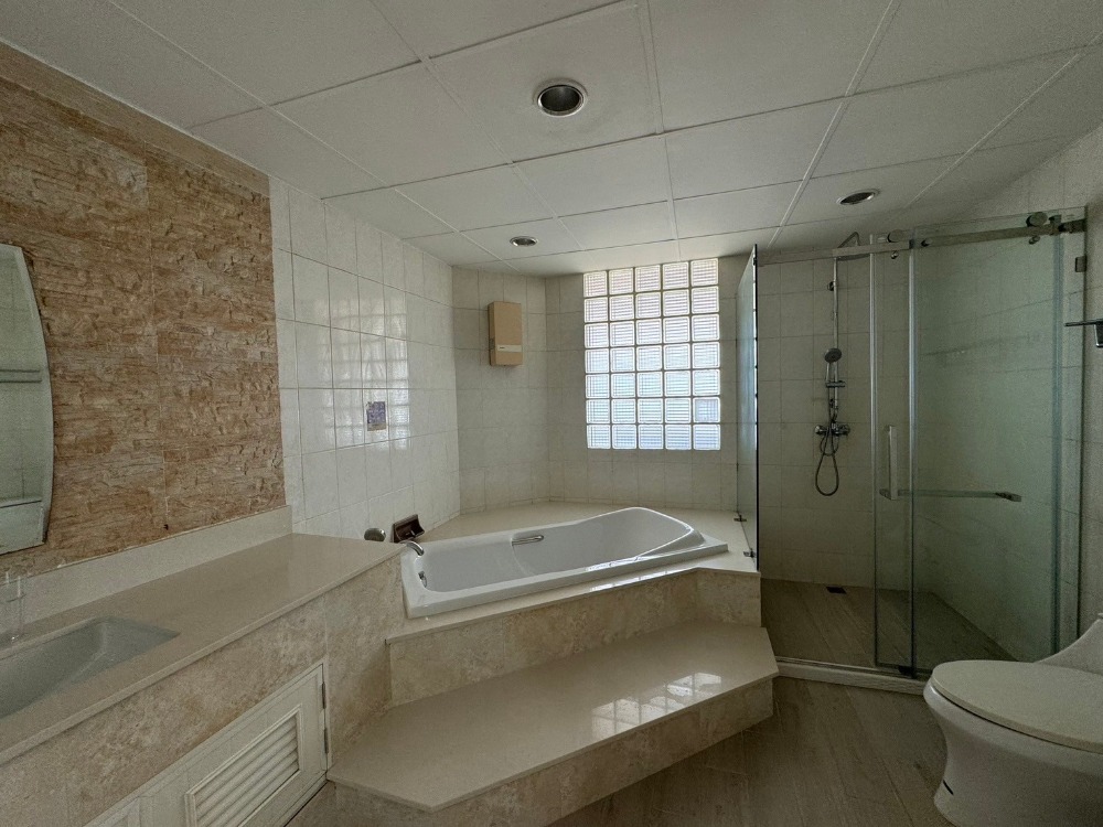 For RentCondoLadprao, Central Ladprao : ✅ TRGP101 ✅ Line ID : @p2nproperty