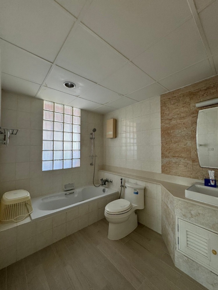 For RentCondoLadprao, Central Ladprao : ✅ TRGP101 ✅ Line ID : @p2nproperty