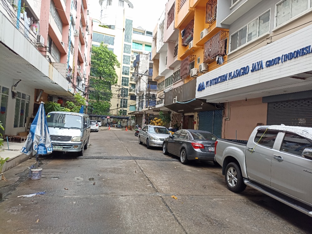 ขายสำนักงานสุขุมวิท อโศก ทองหล่อ : ขายสำนักงาน 3 คูหา สุขุมวิท 71, กรุงเทพ