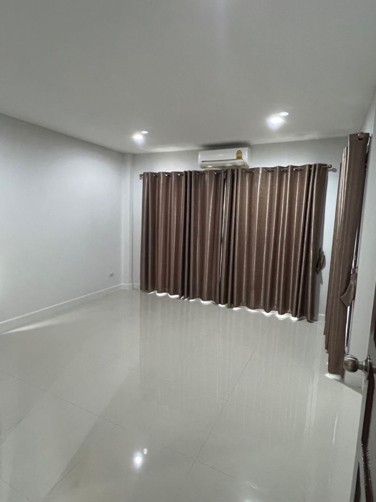 For RentHousePattaya, Bangsaen, Chonburi : For rent The Complete Sriracha 185/43