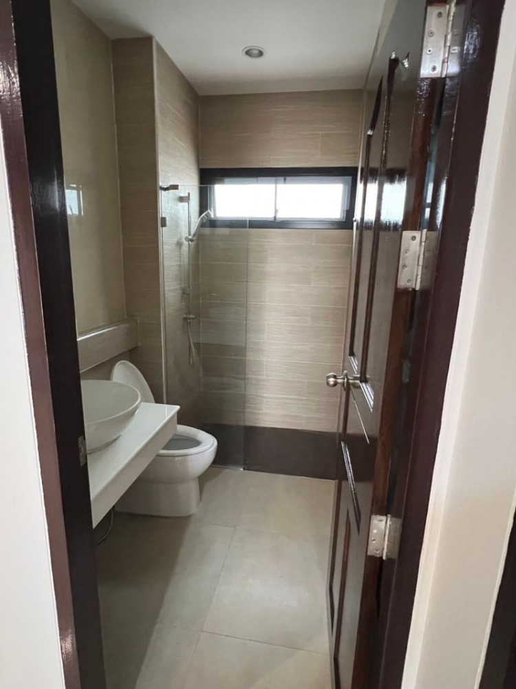 For RentHousePattaya, Bangsaen, Chonburi : For rent The Complete Sriracha 185/43