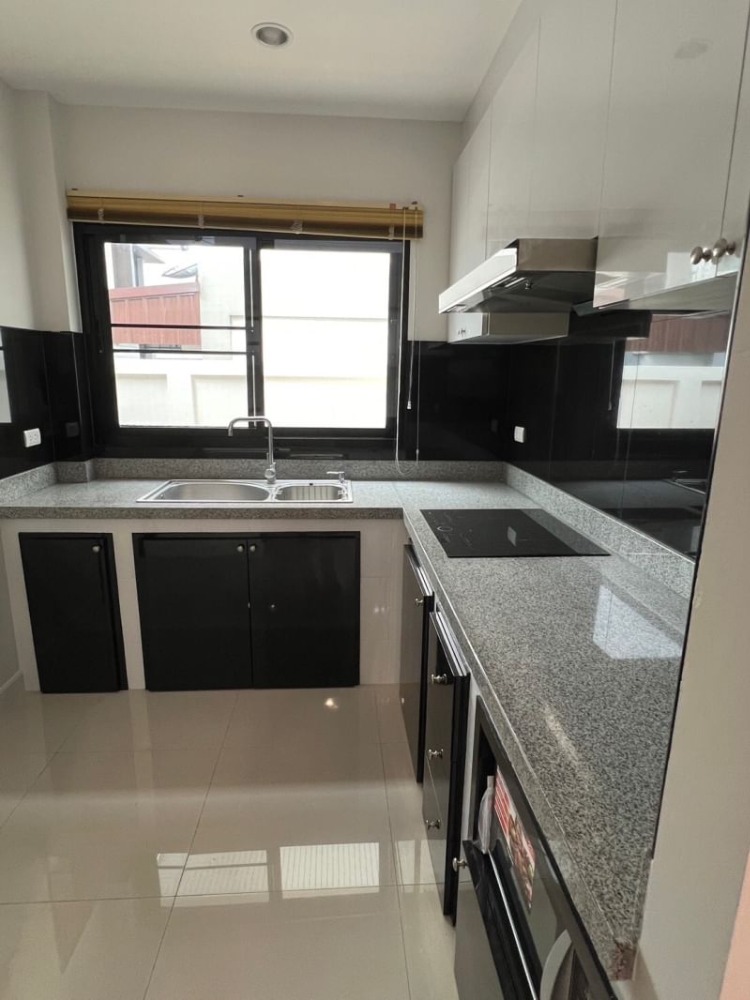 For RentHousePattaya, Bangsaen, Chonburi : For rent The Complete Sriracha 185/43