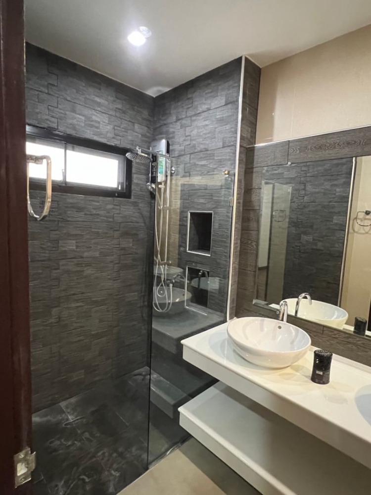 For RentHousePattaya, Bangsaen, Chonburi : For rent The Complete Sriracha 185/43