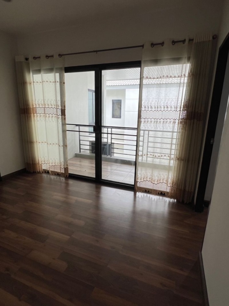 For RentHousePattaya, Bangsaen, Chonburi : For rent The Complete Sriracha 185/43