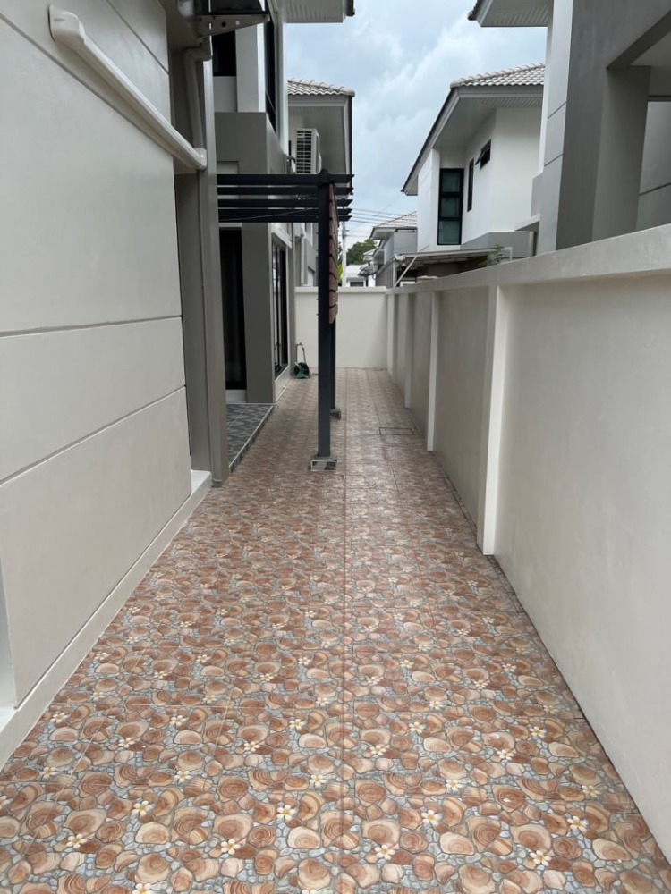 For RentHousePattaya, Bangsaen, Chonburi : For rent The Complete Sriracha 185/43