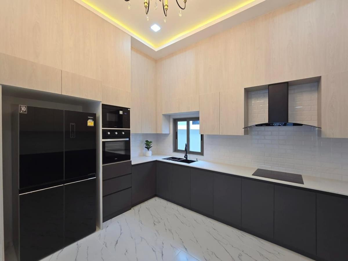 ขายพัทยา บางแสน ชลบุรี สัตหีบ : Pool villa Pattaya fully furnished HOT DEAL 10.800.000 MB