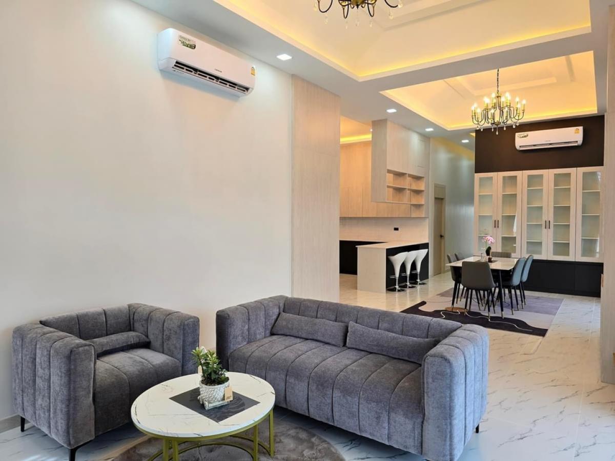 ขายพัทยา บางแสน ชลบุรี สัตหีบ : Pool villa Pattaya fully furnished HOT DEAL 10.800.000 MB