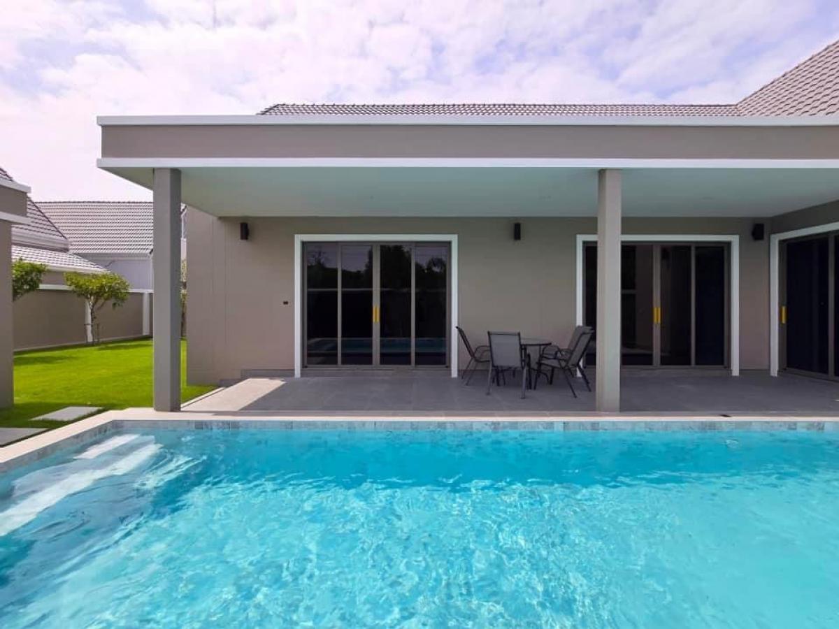 ขายพัทยา บางแสน ชลบุรี สัตหีบ : Pool villa Pattaya fully furnished HOT DEAL 10.800.000 MB