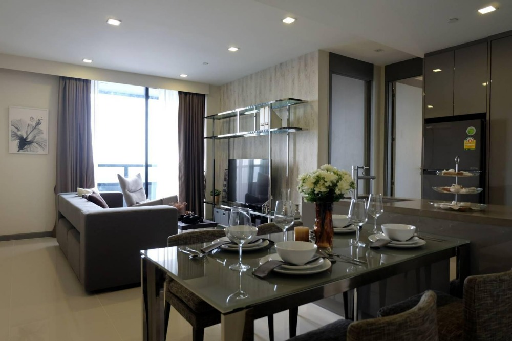 For RentCondoSilom, Saladaeng, Bangrak : (for rent) M Silom allows pets, near BTS Chong Nonsi.
