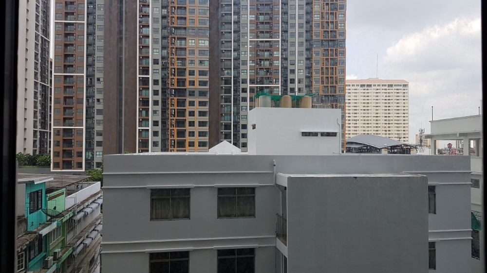 ให้เช่าคอนโดปิ่นเกล้า จรัญสนิทวงศ์ : YR163 ให้เช่า พร้อมอยู่ใกล้ศิริราช  Buildin จัดเต็ม เหมาะกันคนชอบทำอาหาร