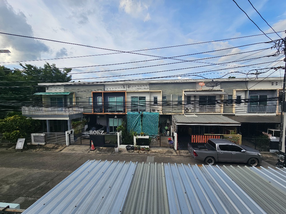 ให้เช่าทาวน์โฮมแจ้งวัฒนะ เมืองทอง : ไปติวานนท์ ก็ใกล้ เข้า อิมแพ็คก็สองอึดใจ ไฟฟ้าชมพูกำลังจะมาอี๊ก ต้องอยู่แล้ว