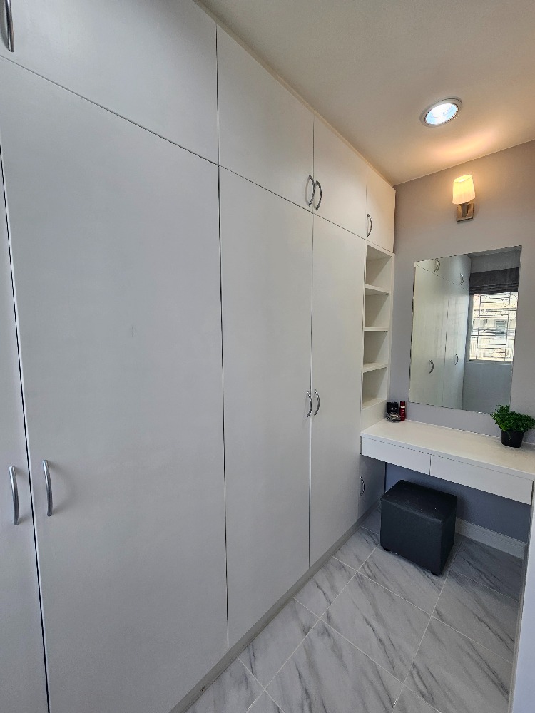 ให้เช่าทาวน์โฮมแจ้งวัฒนะ เมืองทอง : ไปติวานนท์ ก็ใกล้ เข้า อิมแพ็คก็สองอึดใจ ไฟฟ้าชมพูกำลังจะมาอี๊ก ต้องอยู่แล้ว