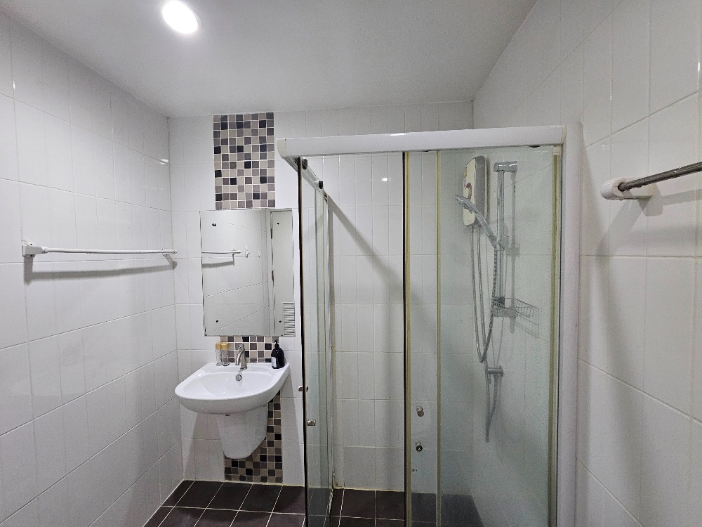 ให้เช่าทาวน์โฮมแจ้งวัฒนะ เมืองทอง : ไปติวานนท์ ก็ใกล้ เข้า อิมแพ็คก็สองอึดใจ ไฟฟ้าชมพูกำลังจะมาอี๊ก ต้องอยู่แล้ว