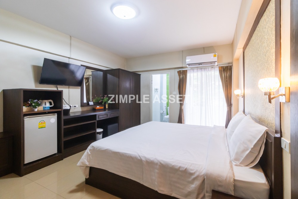 For RentPattanakan, Srinakarin : Line: @zimple_asset  Daily and Monthly Apartments on Srinakarin Road, Close to Airport Link Hua Mak, Fully Furnished and Ready to Move In