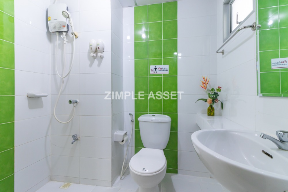 For RentPattanakan, Srinakarin : Line: @zimple_asset  Daily and Monthly Apartments on Srinakarin Road, Close to Airport Link Hua Mak, Fully Furnished and Ready to Move In