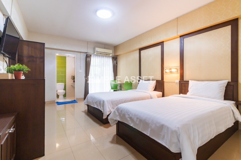 For RentPattanakan, Srinakarin : Line: @zimple_asset  Daily and Monthly Apartments on Srinakarin Road, Close to Airport Link Hua Mak, Fully Furnished and Ready to Move In