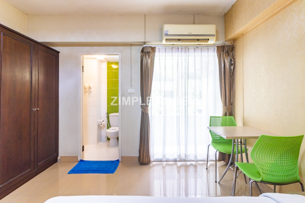 For RentPattanakan, Srinakarin : Line: @zimple_asset  Daily and Monthly Apartments on Srinakarin Road, Close to Airport Link Hua Mak, Fully Furnished and Ready to Move In
