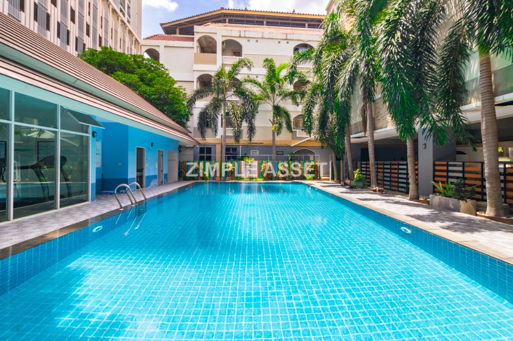 For RentPattanakan, Srinakarin : Line: @zimple_asset  Daily and Monthly Apartments on Srinakarin Road, Close to Airport Link Hua Mak, Fully Furnished and Ready to Move In