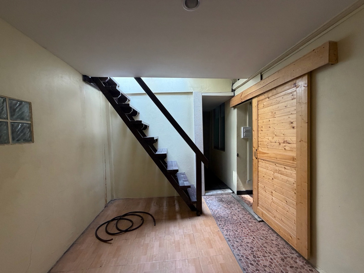 ให้เช่าทาวน์โฮมสมุทรปราการ สำโรง : ทาวน์โฮมหลังมุม 4 ชั้น พร้อมอยู่ บ้านกลางเมือง บริติชทาวน์ฯ #ศรีนครินทร์ ซ.ศรีด่าน 24  โครงการติดถนน ที่จอดรถ 3-4 คัน