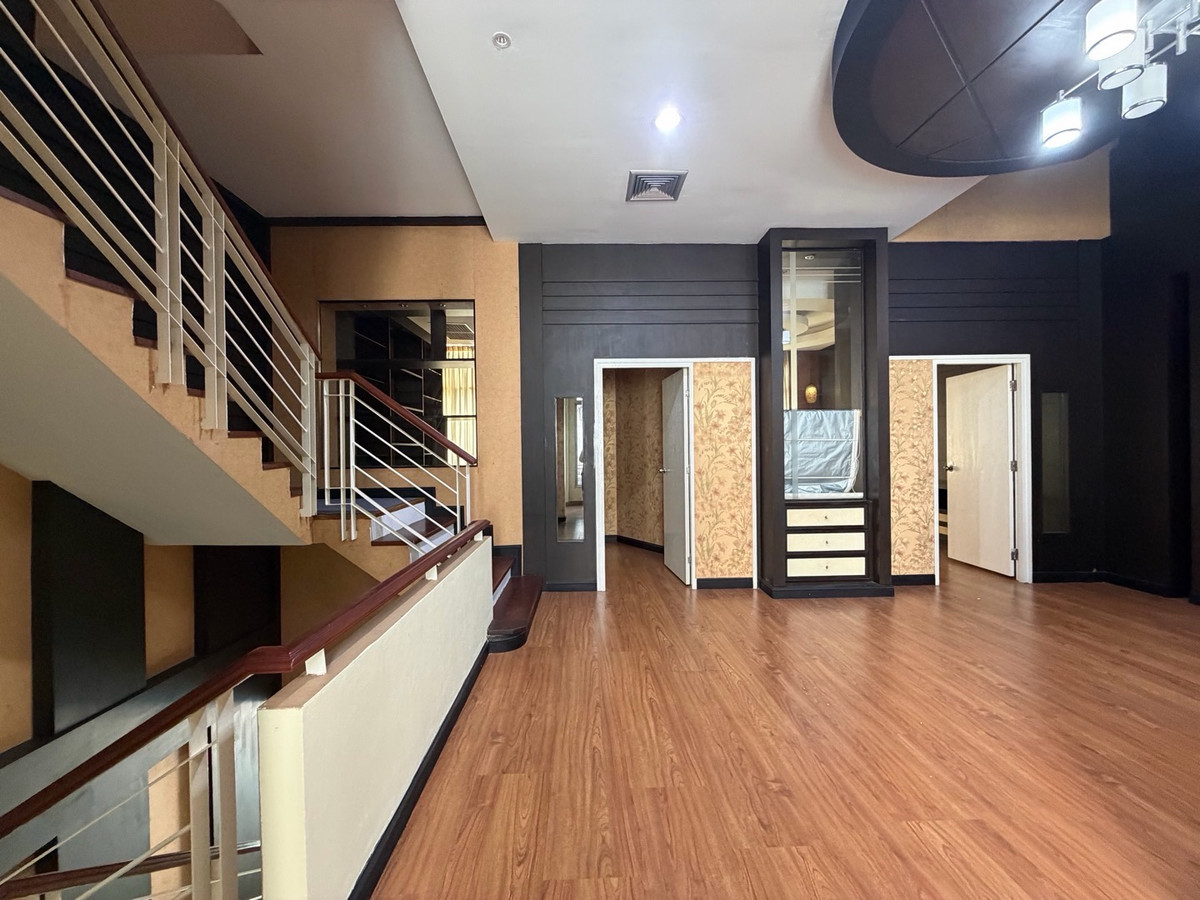 ให้เช่าทาวน์โฮมสมุทรปราการ สำโรง : ทาวน์โฮมหลังมุม 4 ชั้น พร้อมอยู่ บ้านกลางเมือง บริติชทาวน์ฯ #ศรีนครินทร์ ซ.ศรีด่าน 24  โครงการติดถนน ที่จอดรถ 3-4 คัน