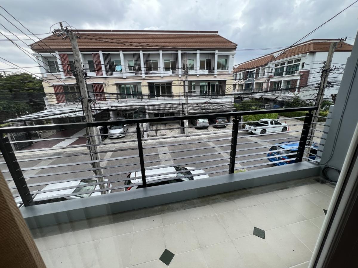 For SaleTownhomeYothinpattana,CDC : 🔥For sale/rent Townhome in the heart of the city, condition like new, very good price, Urbanion ladprao rama9 🔥
