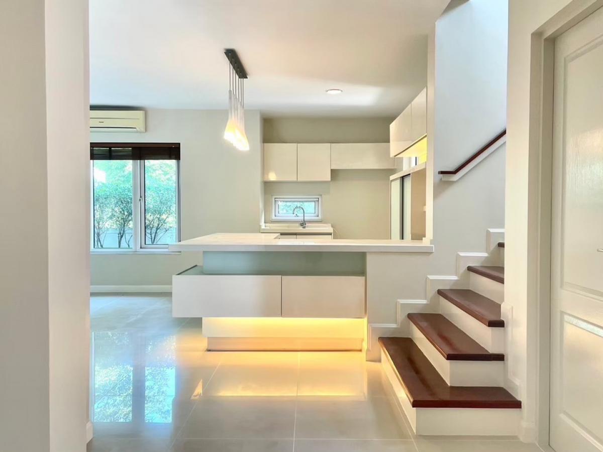 ขายบ้านบางนา แบริ่ง ลาซาล : For Sale 15.5 M ขายบ้านเดี่ยว ขนาด 102 ตร.ว. #พื้นที่ใช้สอย 236 ตรม. ขาย 15.5 ล้าน ขายบ้านมัณฑนาบางนากม.13  Mantana Bangna KM13 Corner house #วิวสวนสาธารณะ