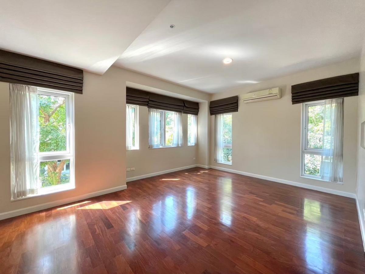 For SaleHouseBangna, Bearing, Lasalle : For Sale 15.5 M Selling a single house, size 102 sq m. #Usable area 236 sq m. Selling for 15.5 million Selling a house, Mantana Bangna KM13, Mantana Bangna KM13 Corner house #Public park view